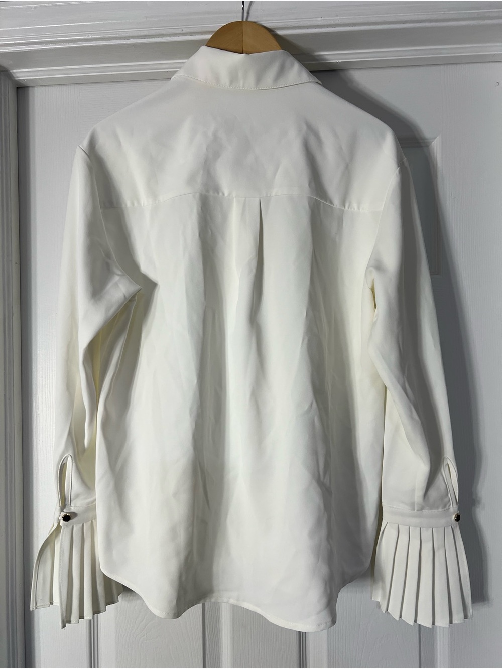 Commense White Button-Down Blouse with Pleated Cuffs - Picture 2 of 5
